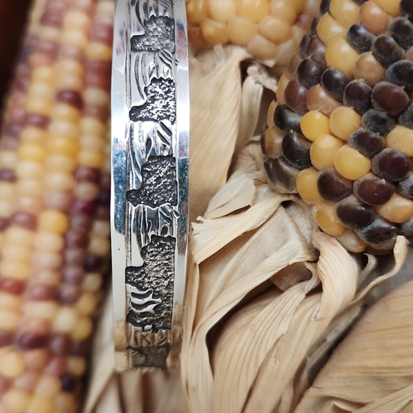 NWOT Native American Navajo Handmade Sterling Storyteller Bracelet ❤️🐑 - Picture 14 of 14